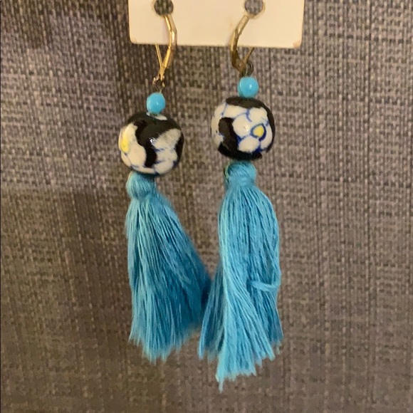 Unique Earrings - Picture 4 of 4